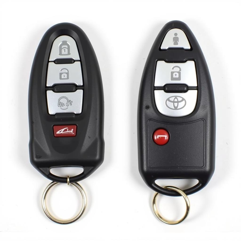 Comparing OEM and aftermarket key fobs for the 2005 Toyota RAV4